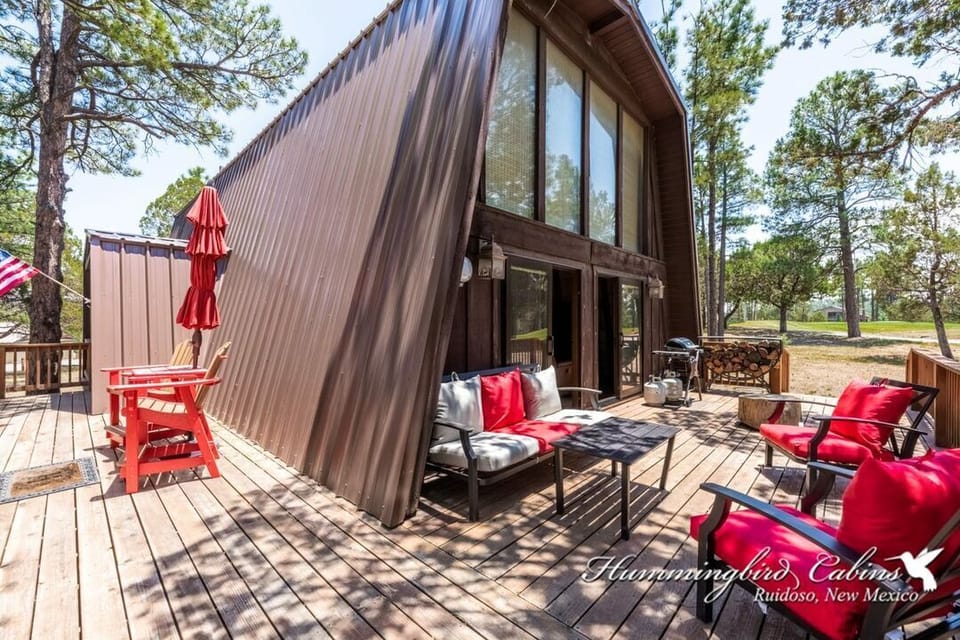 Beautiful seating with gas grill.