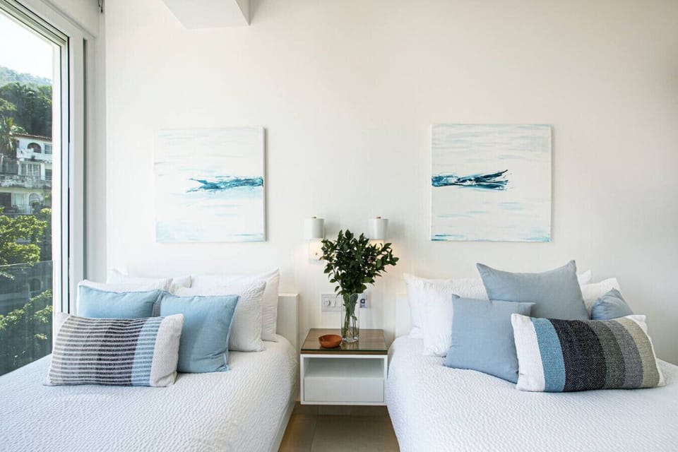 Bedroom with 2 queen beds