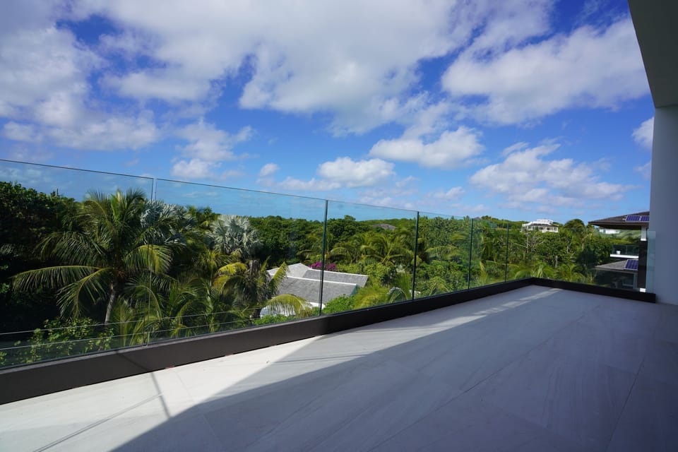 Balcony shared by Bedrooms 2 and 3
