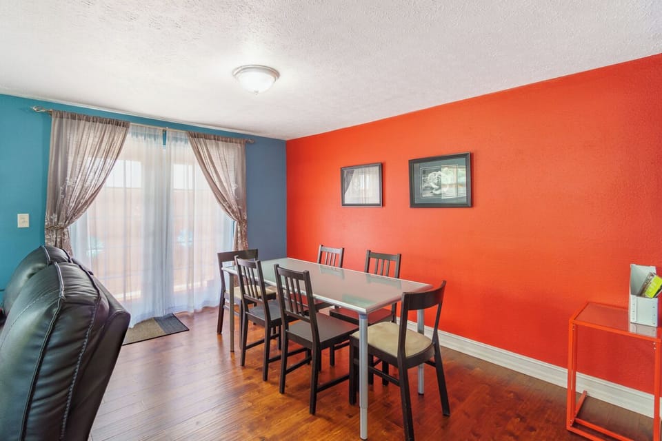 Our dining area perfect for 6 guests.