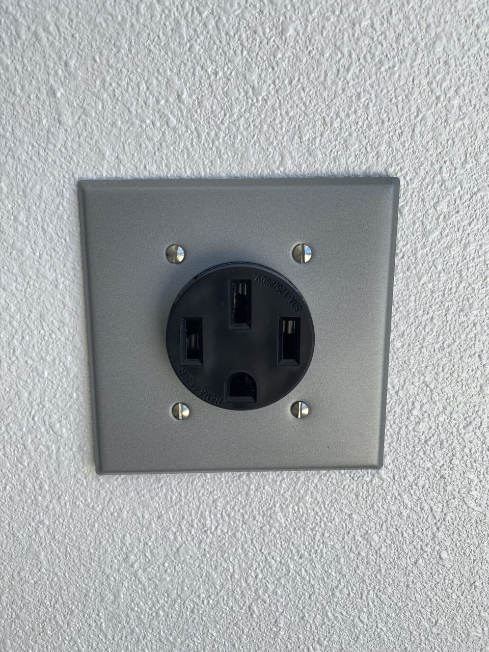 EV charger in the garage is available for use for free. Please no RVs per HOA.