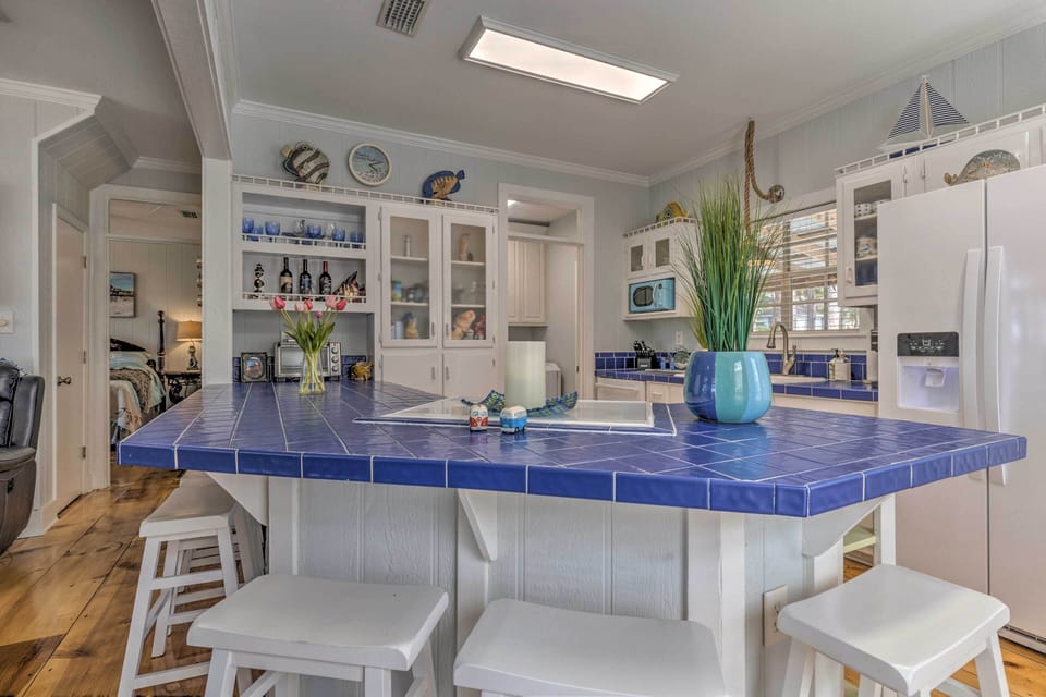 Kitchen | Dishware/Flatware
