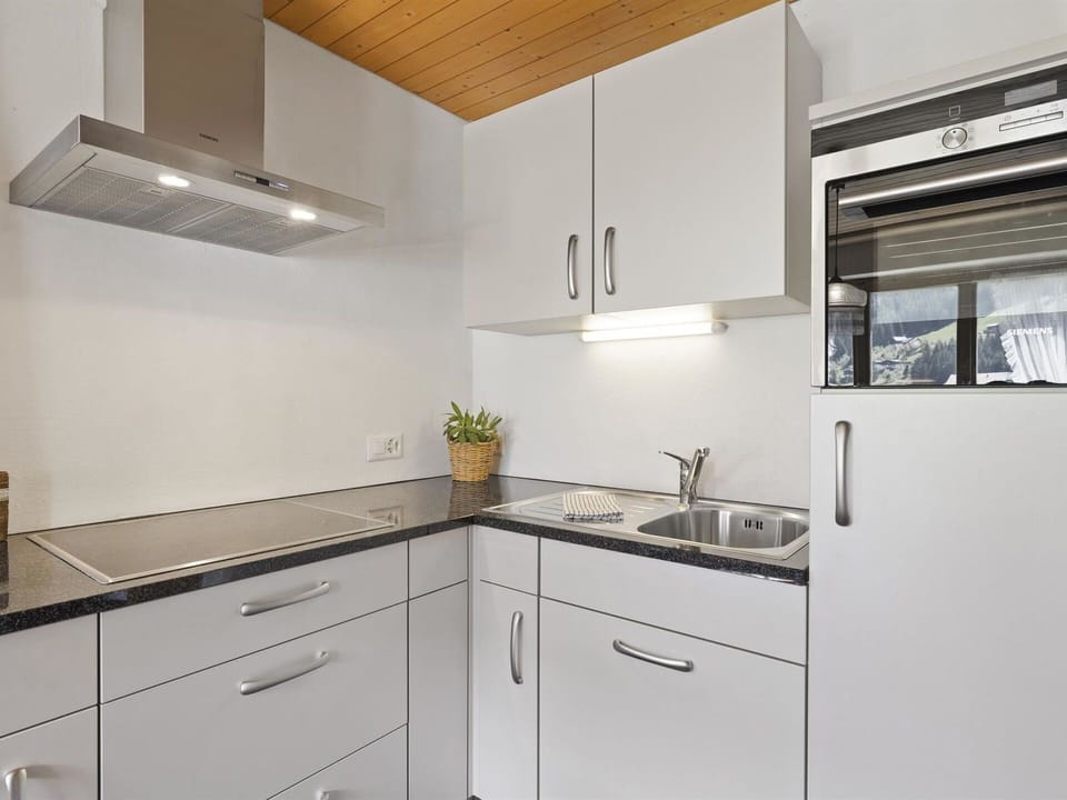 Cabinetry, Countertop, Building, Kitchen Sink, Property, Sink, Tap, Kitchen, Drawer, Interior Design