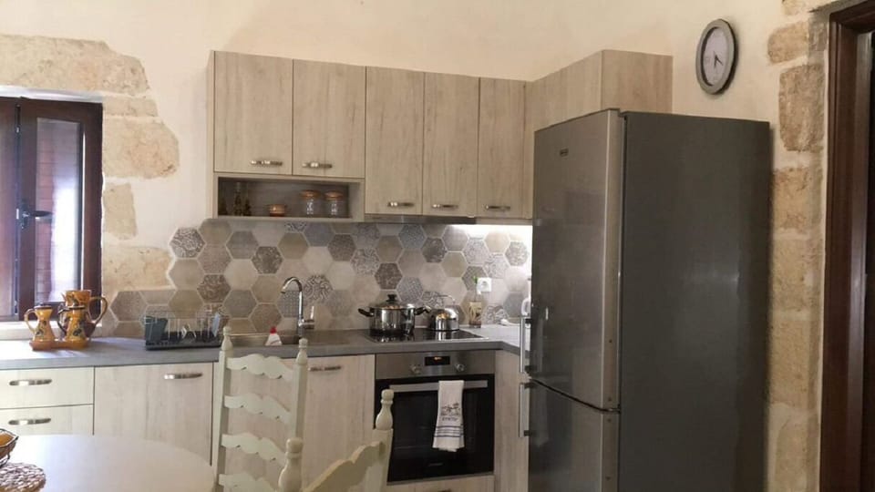 Iliopetra kitchen