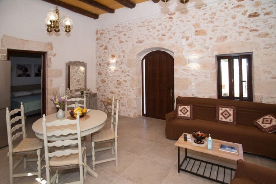 Iliopetra dining area