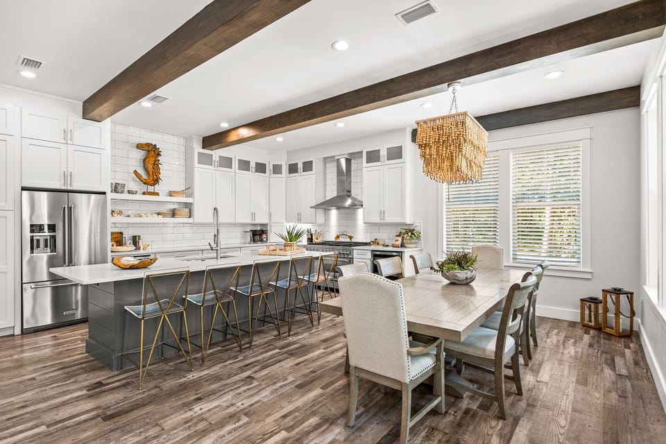 First Floor: Dining Area