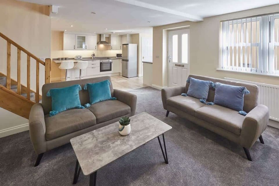 The Cottage @ Bagdale Hall, Whitby - Host & Stay