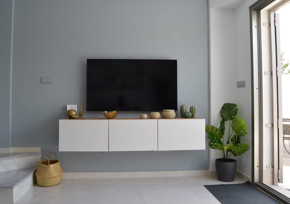 55 inch smart TV and fibre optic included