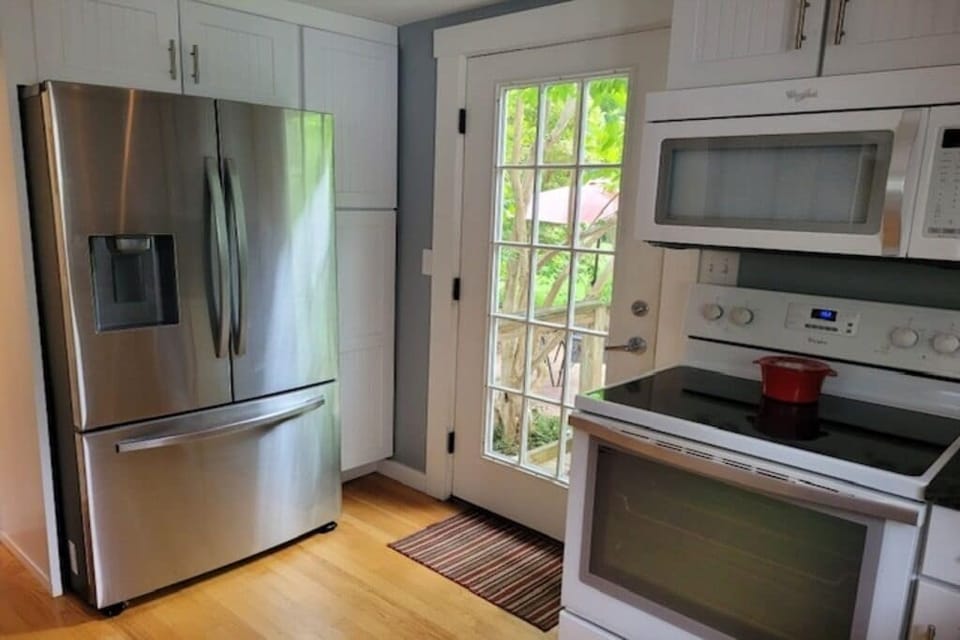 Kitchen, fully equipped. 