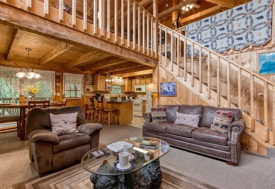 Just a Swingin's cozy living area