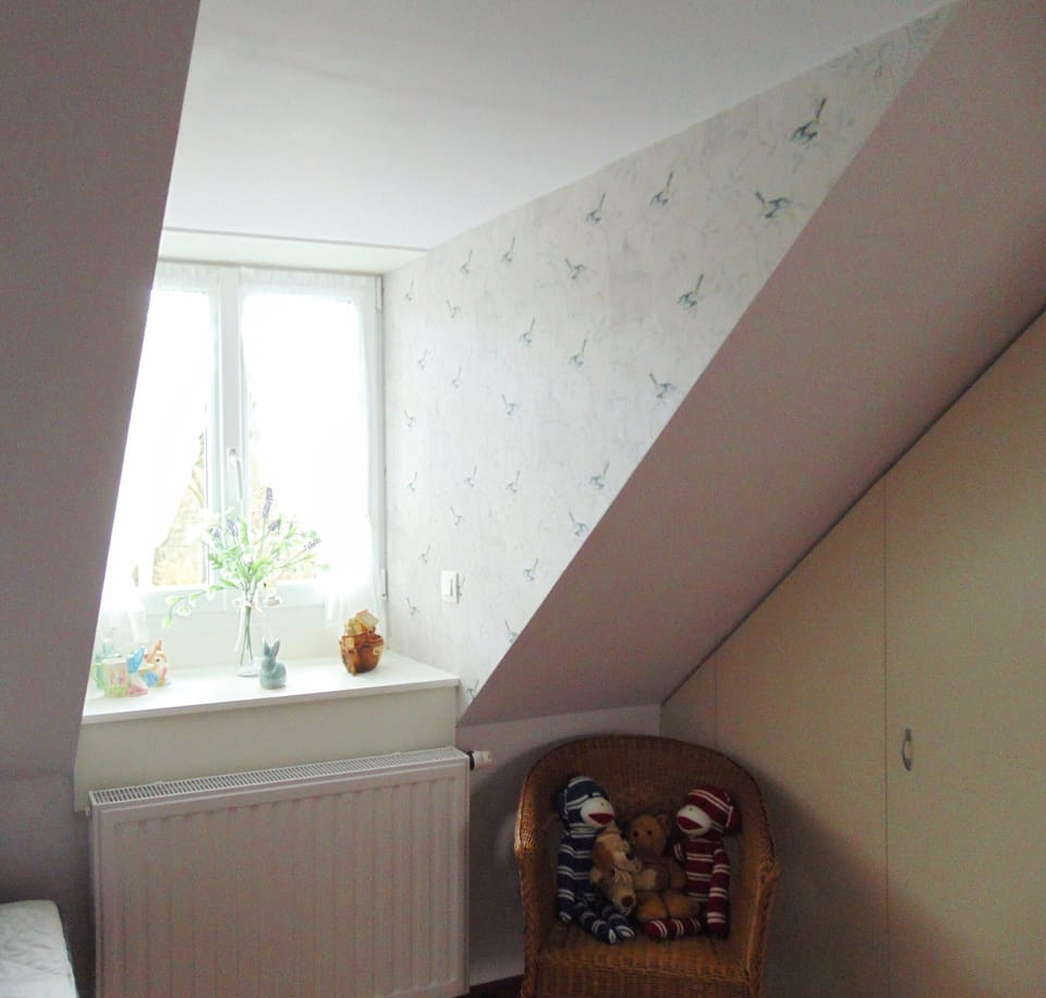 Twin bedroom