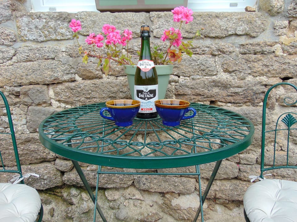 Enjoy your morning coffee or a local cider!
