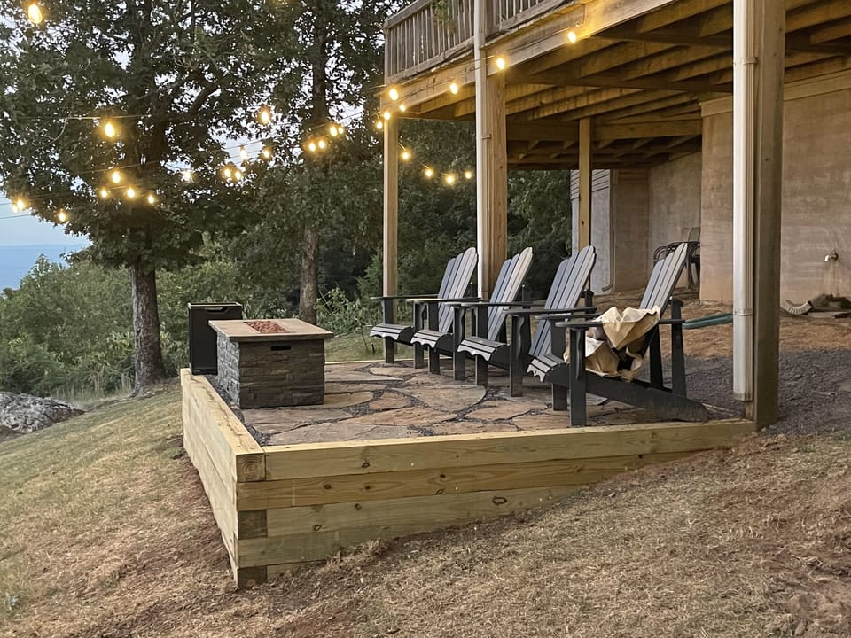 Downstairs Ground level fire pit w/4 Adirondack chairs  to enjoy the Mtn view