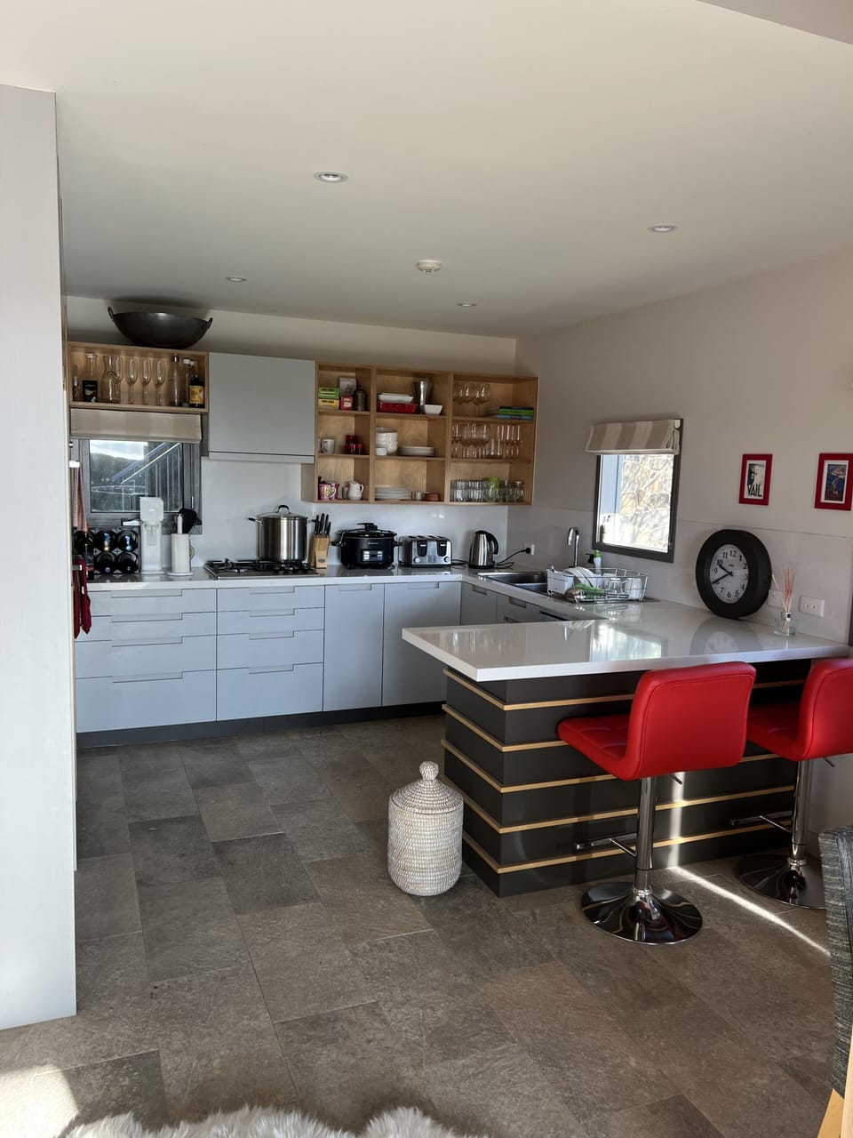 Full kitchen