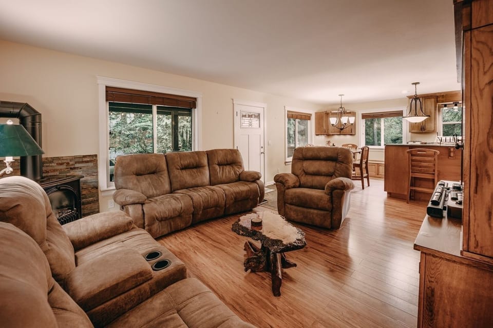 Furniture, Indoors, Living Room, Hardwood, Home Decor