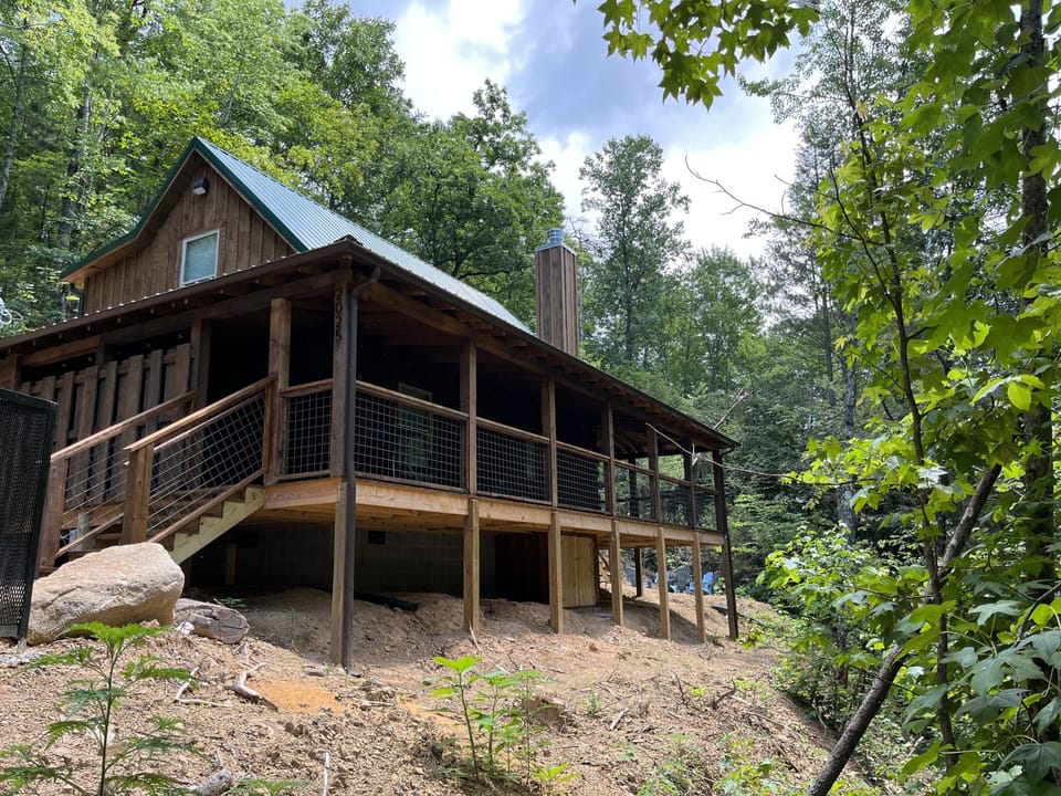 Front of Hilltop Hideaway 