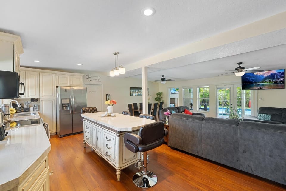 Open kitchen 