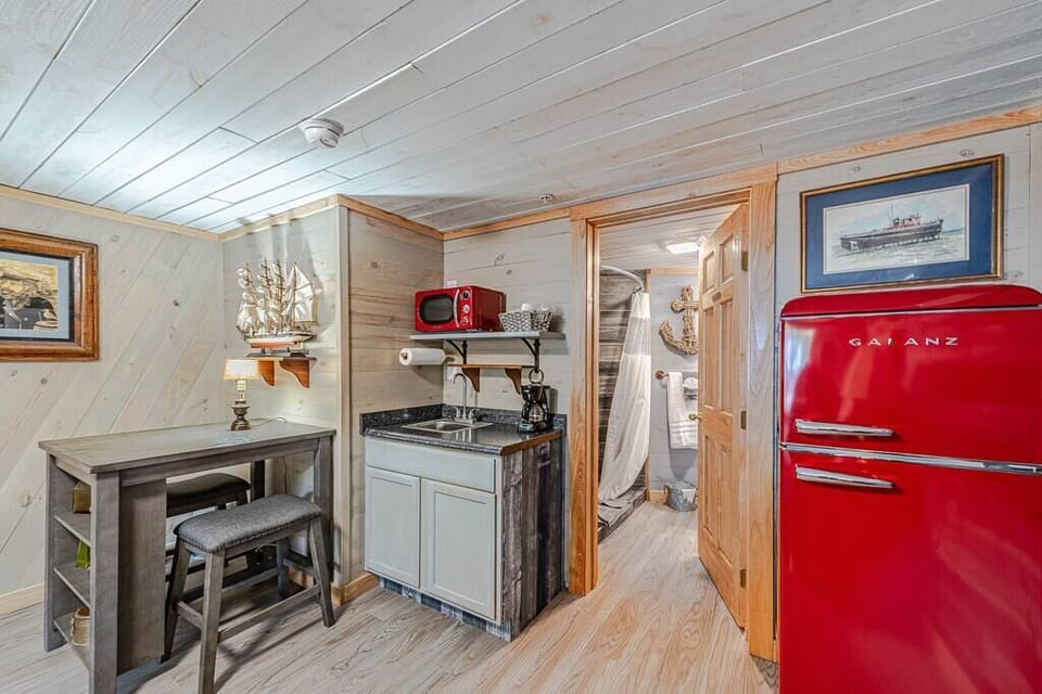Workstation and Kitchenette 
