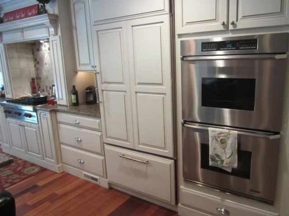 Kitchen Sub-Zero fridge/Dacor double ovens