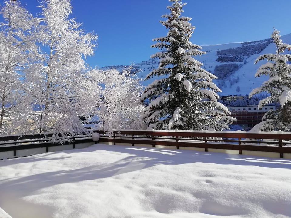 Snow and ski sports