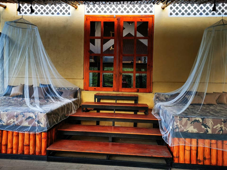 Veranda with 2 queen sofa beds