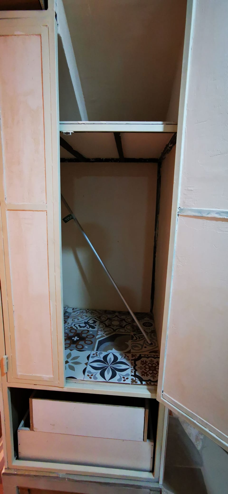 bedroom closet 