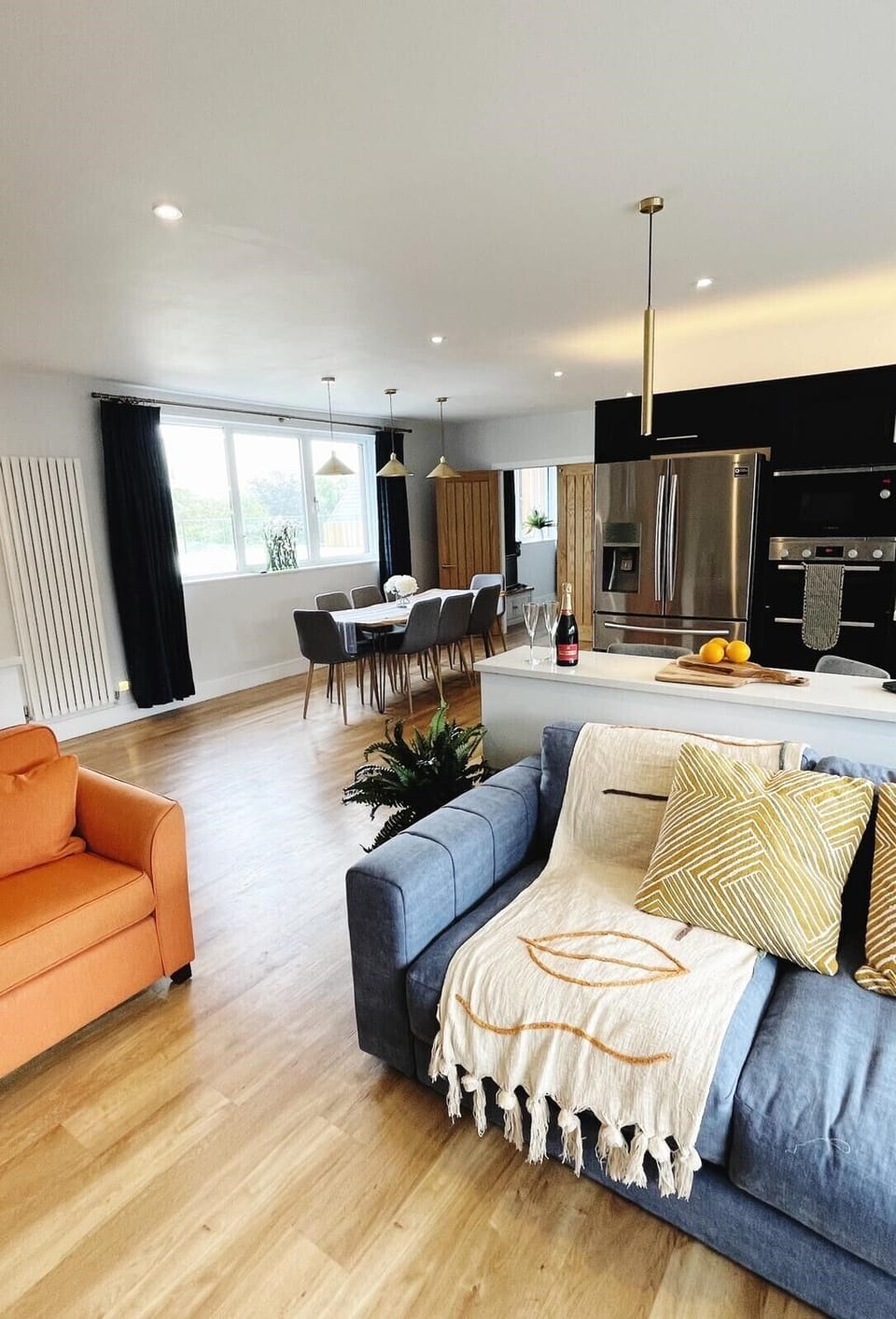 Bright, newly refurbished open plan living space 