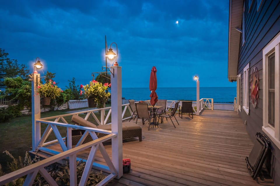 Enjoy the evening on the deck star-gazing or listening to the sound of the waves