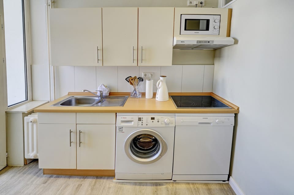 fully equipped, bright kitchen