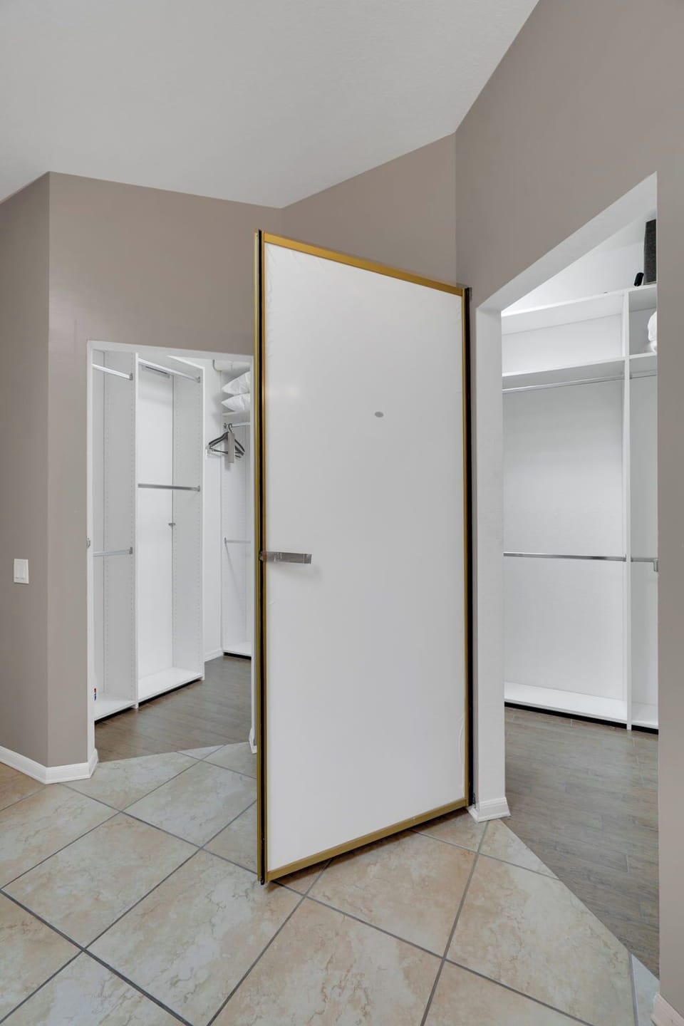 Master Bathroom Suite, large walk in closet