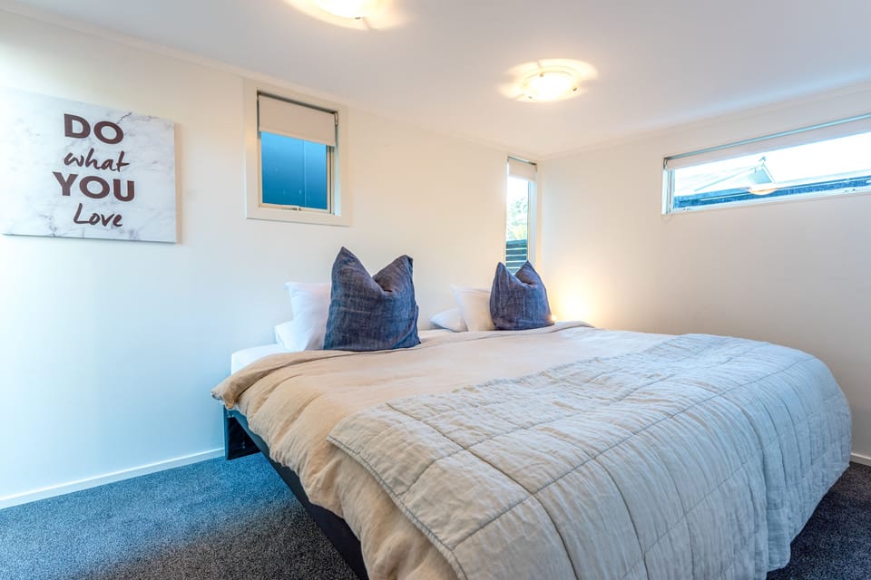 Room 3 King bed or Twin king singles in externally accessed room  