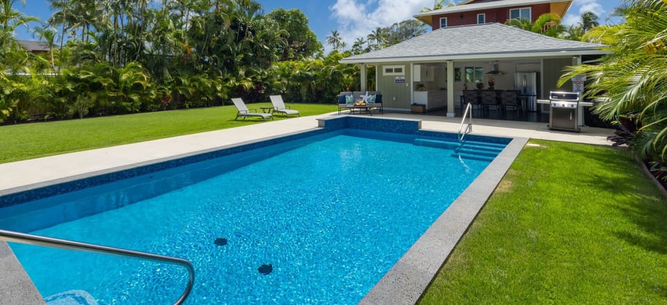 Exceptional property with 2 cottages, a pool and pool house.