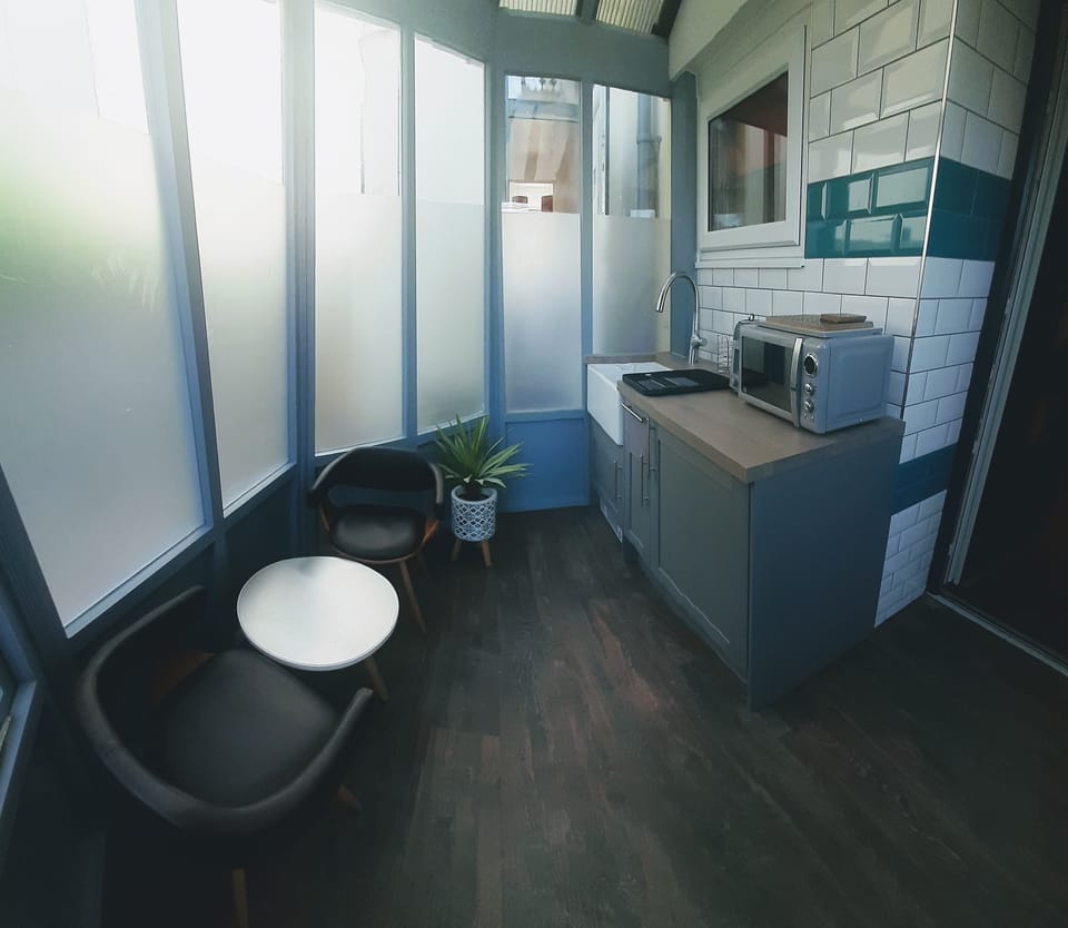 Kitchenette conservatory