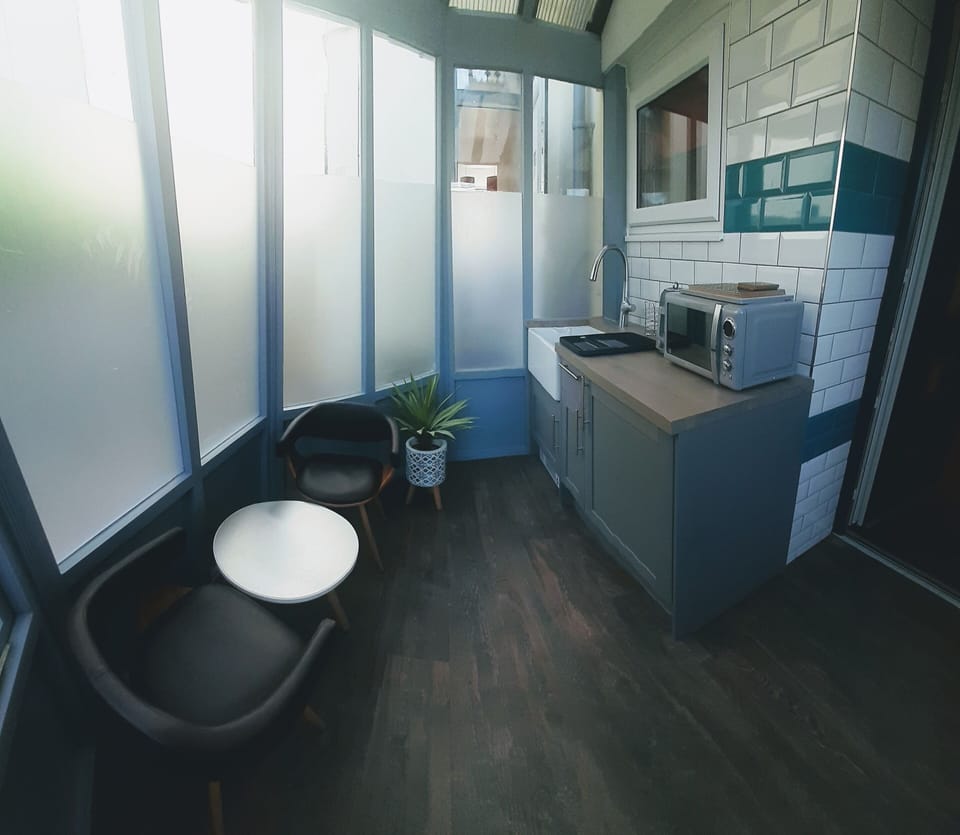 Kitchenette conservatory