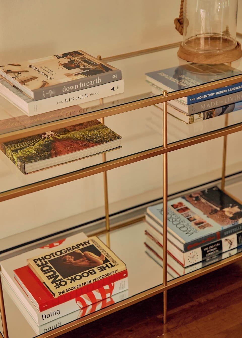 Photography, design, music, travel and history books in the living room 