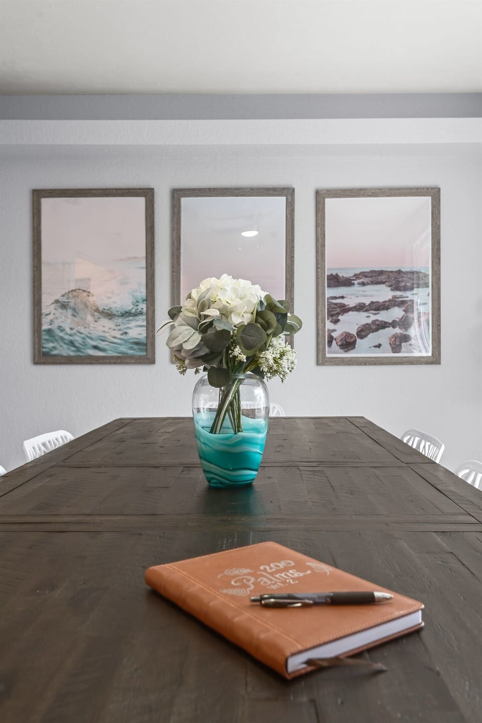 Let the relaxing vibes of 200 Palms wash over you