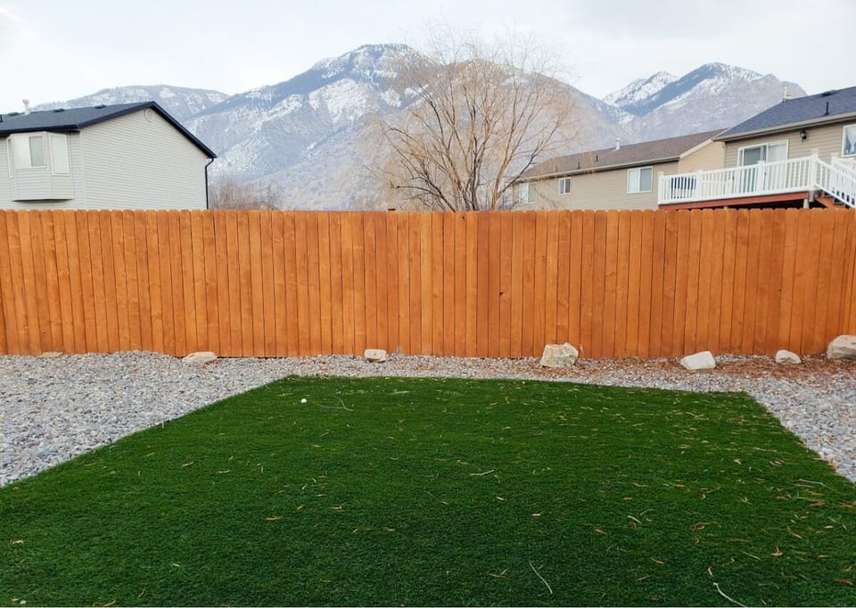 Large turf area ideal for kids and pets! Views!