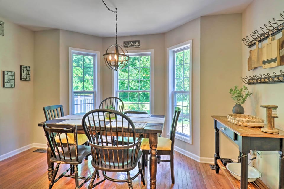 Kitchen | Dining Table