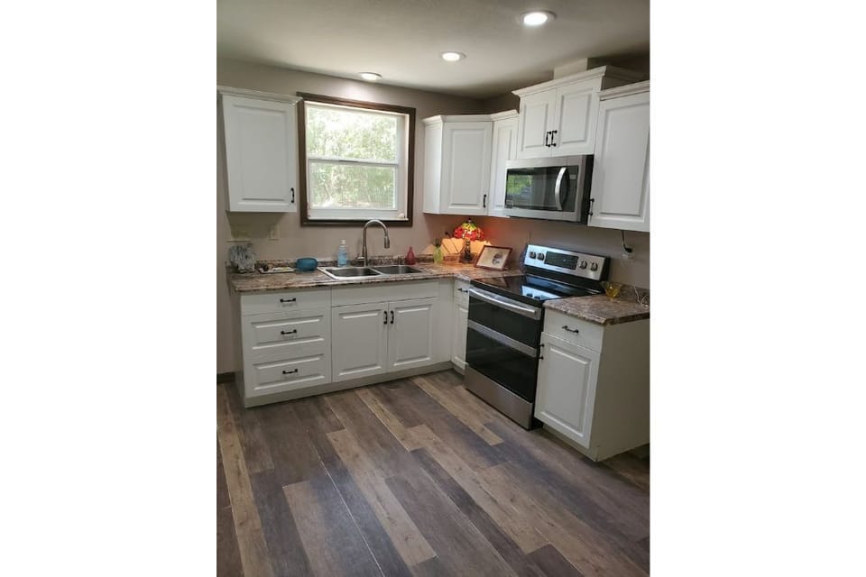 Fully renovated in 2019 with Samsung appliances!