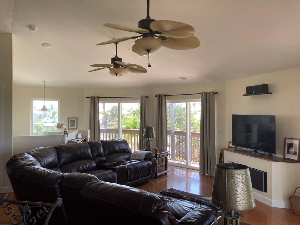 Living room west facing (perfect sunset viewing)