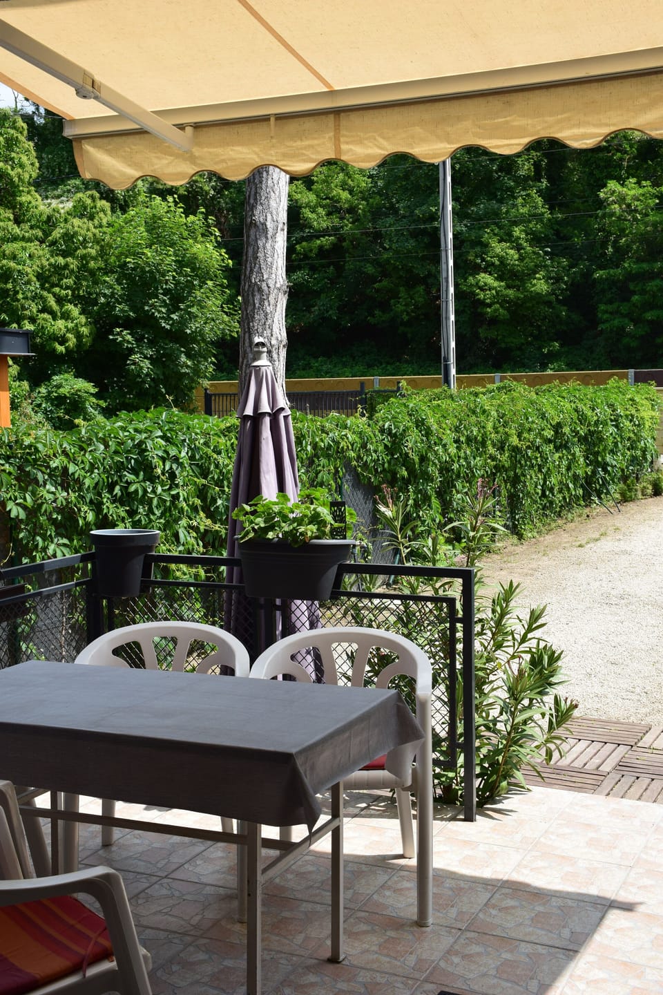 Outdoor dining