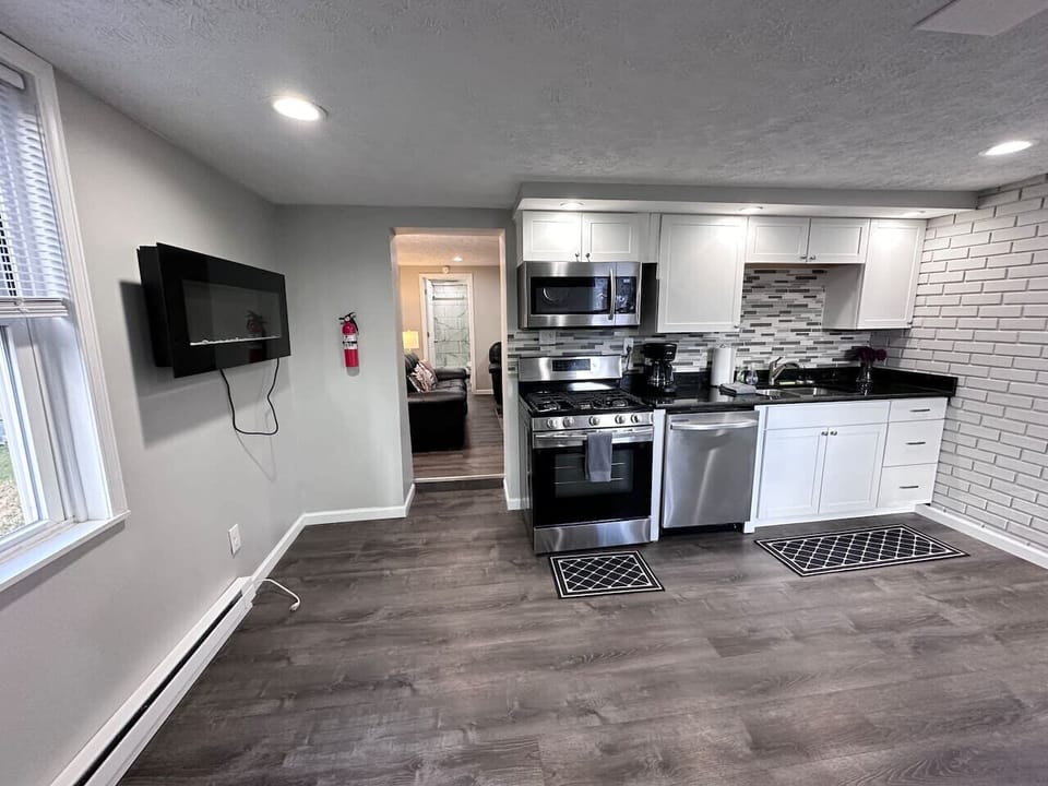 KITCHEN - lower level