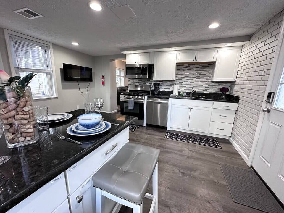 KITCHEN - lower level