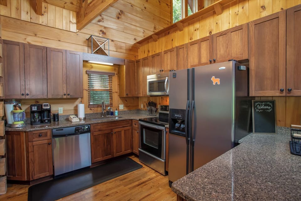 Spacious Kitchen with Modern Appliances