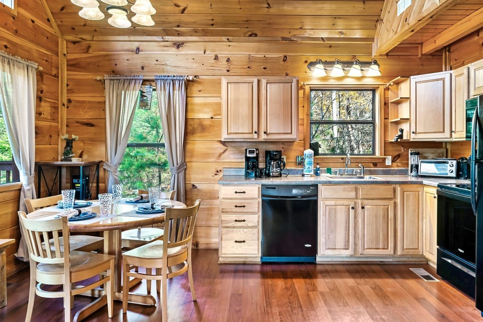 Dinning & Kitchen
