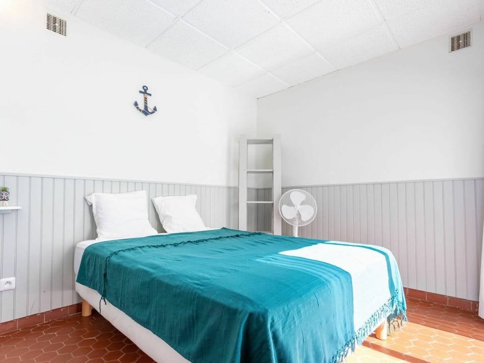 Building, Furniture, Comfort, Azure, House, Wood, Lighting, Bed Skirt, Shade, Architecture