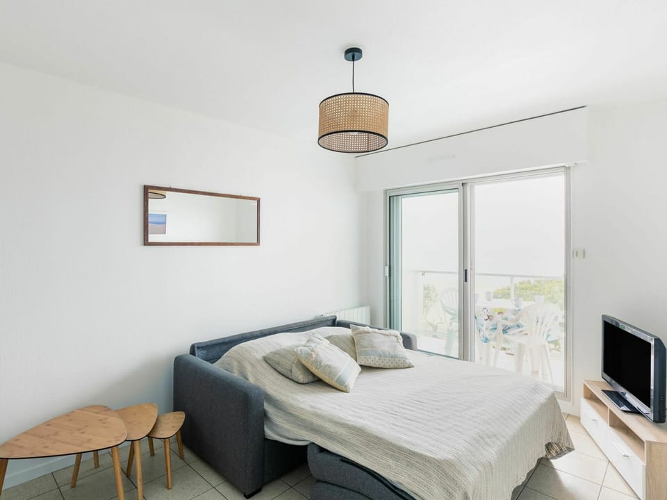 Property, Furniture, Comfort, Azure, Wood, Building, Lighting, Lamp, Interior Design, Floor