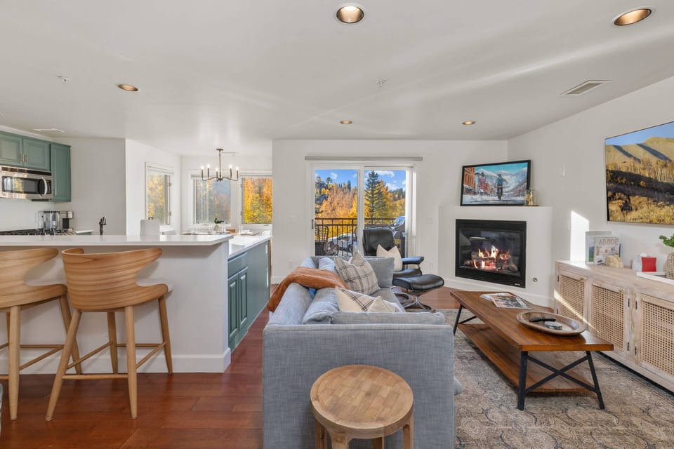 Enjoy this newly updated 2bed/2bath condo in the heart of the Meadows