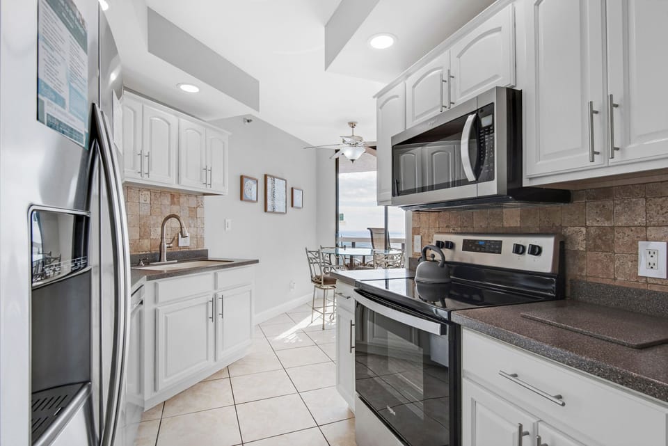 Surfside 503 Kitchen
