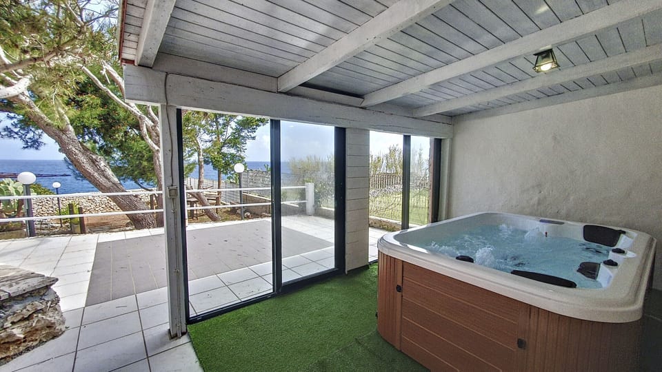 Your private jacuzzi, located in a covered veranda right next to the house, is waiting for you!